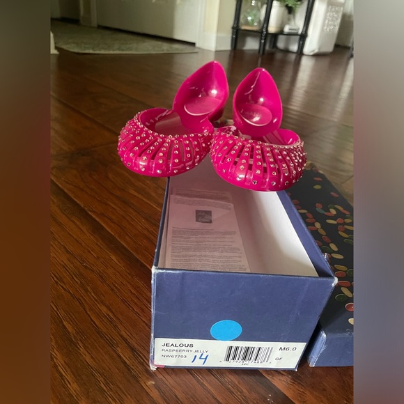 🚚MOVING SALE 📦 Stuart Weitzman Flats - Picture 2 of 6